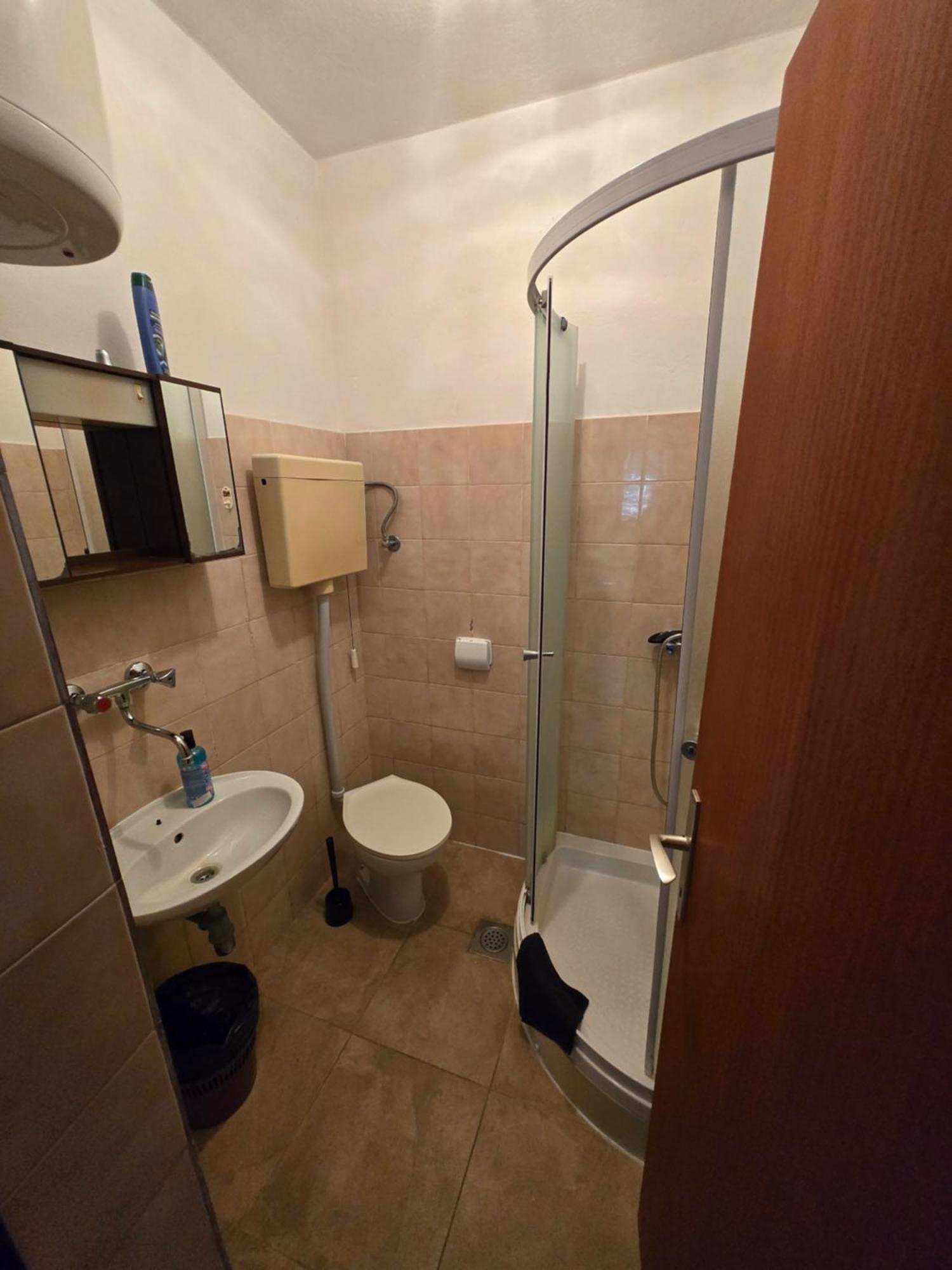 Apartments Lorena Stomorska Εξωτερικό φωτογραφία